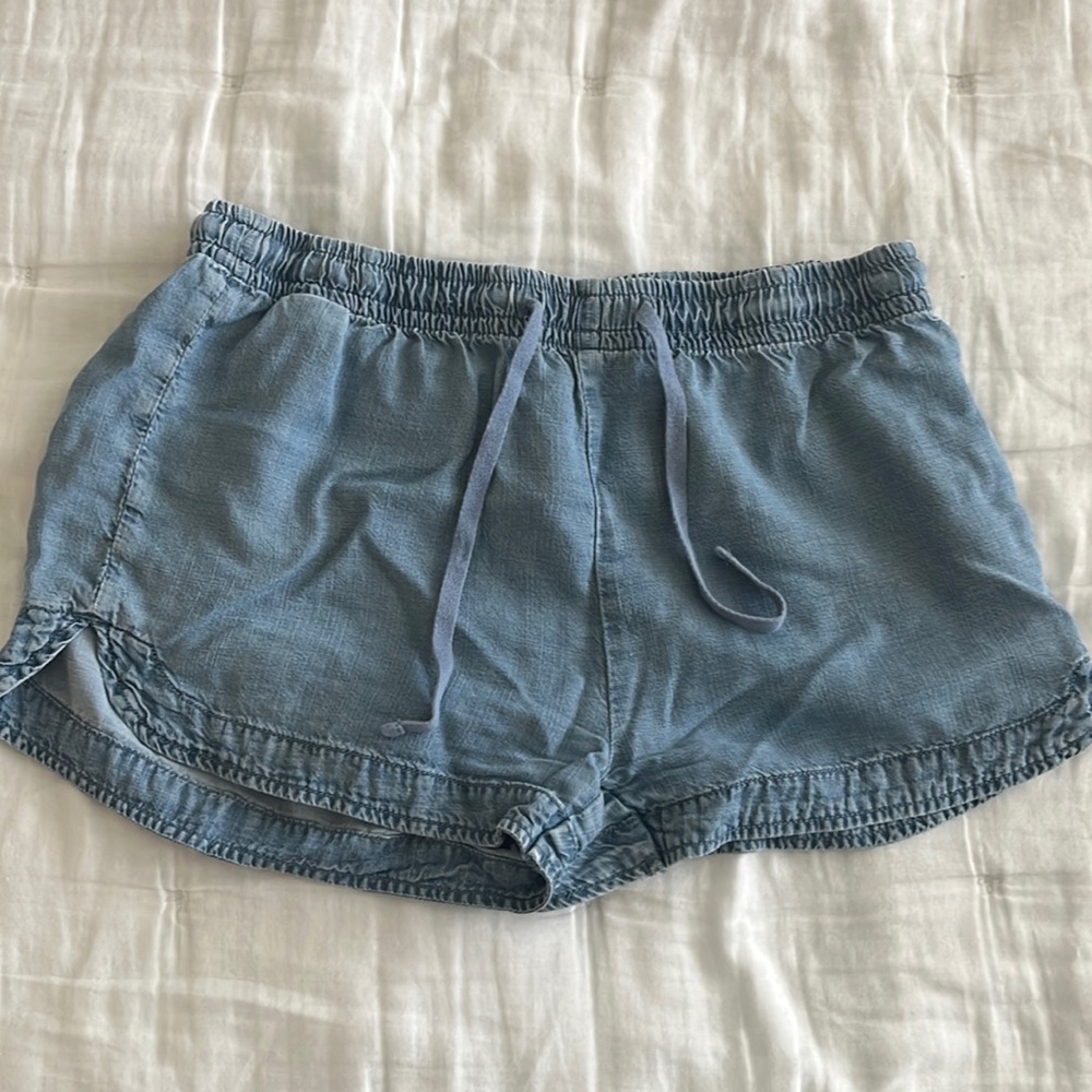 American Eagle baggy shorts